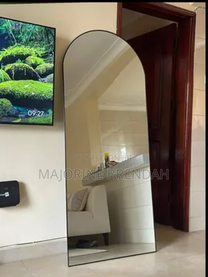Curved Mirror