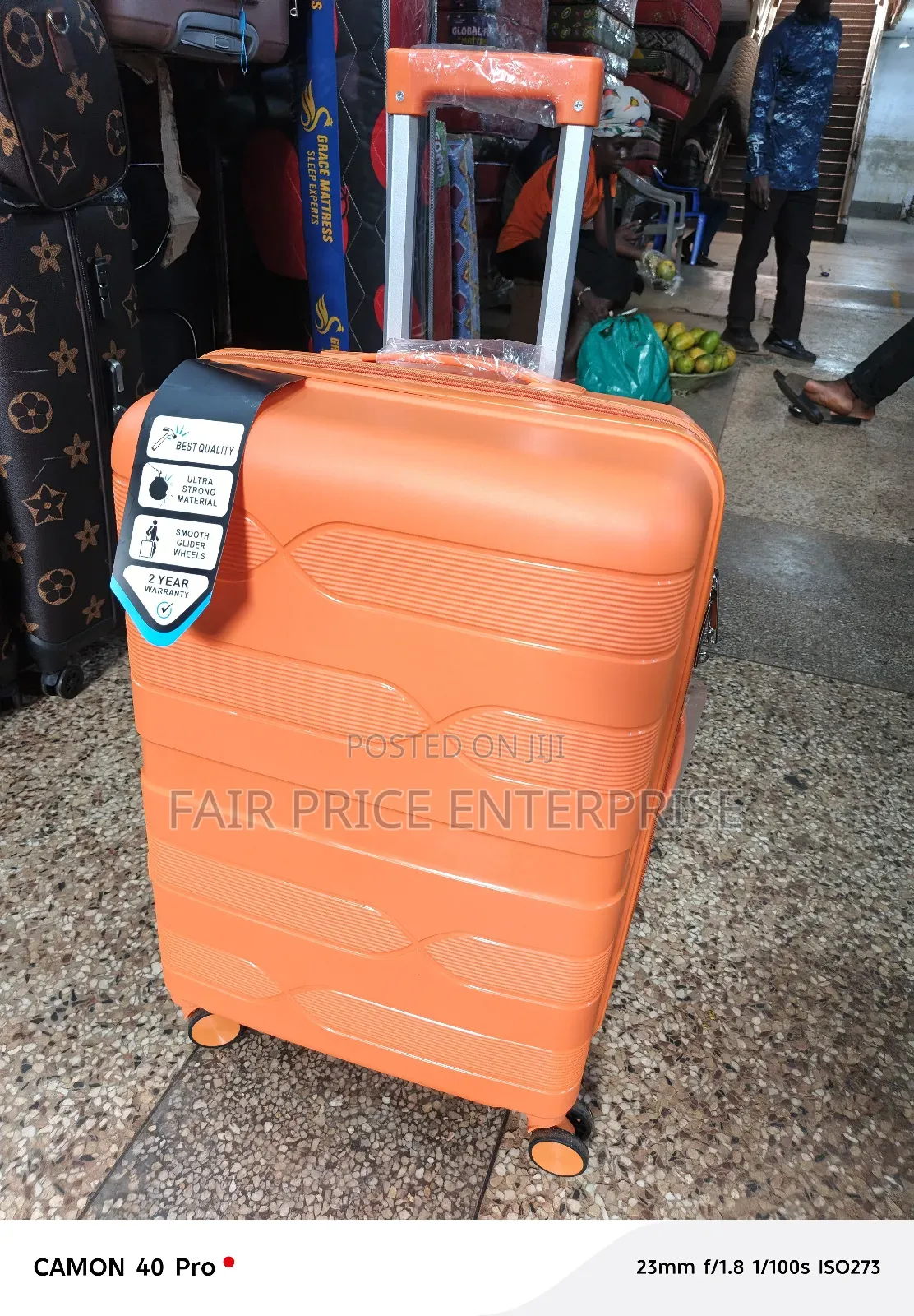 Traveling Plastic Suitcase in Medium Size