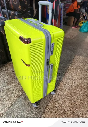 Executive Plastic Suitcase in Extra Large Size