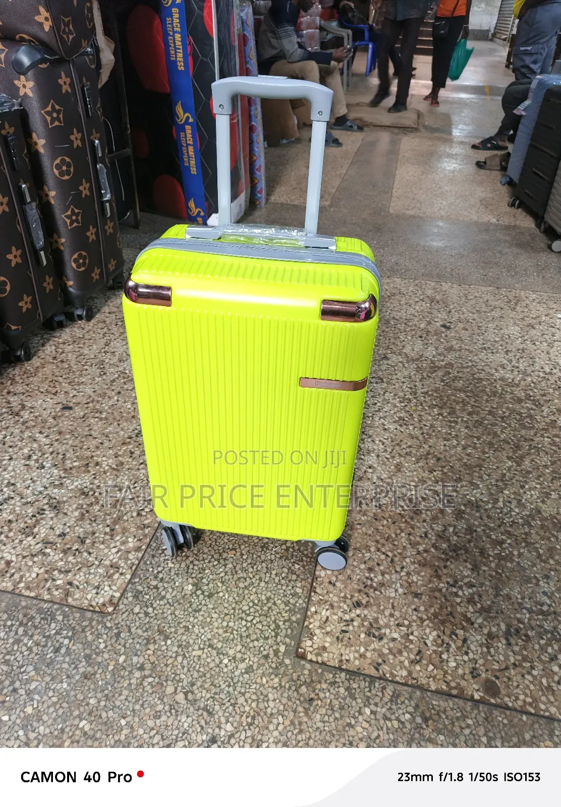 Traveling Plastic Suitcase in Small Size