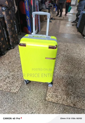 Traveling Plastic Suitcase in Small Size