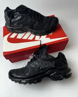 New Nike Air Max Plus Tripple Black Sneakers In Stock