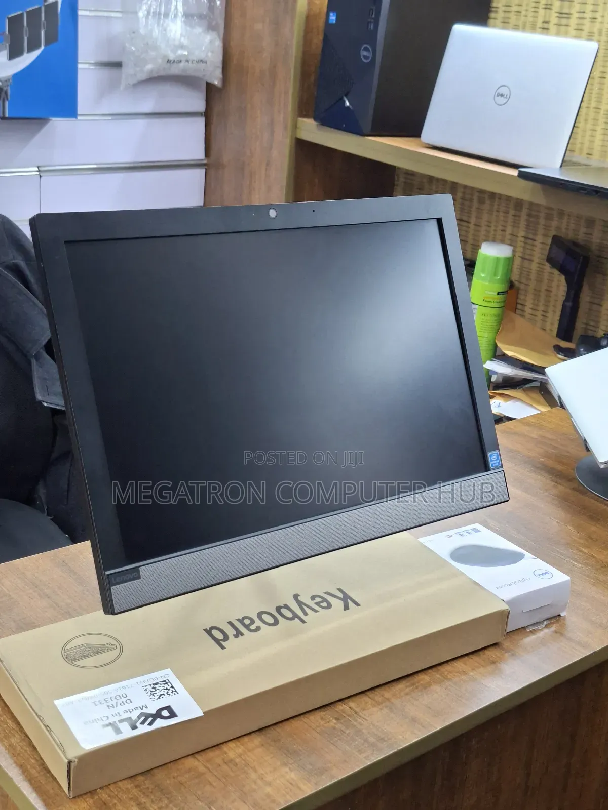 Desktop Computer Lenovo V130 AIO 4GB Intel Celeron HDD+SSD 500GB