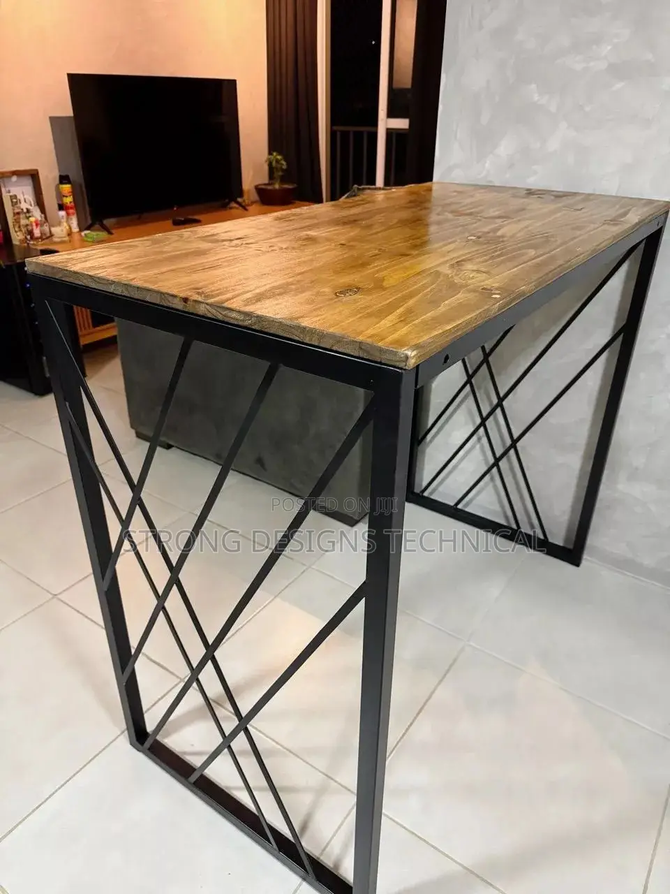High Table Suitable for Kitchens/ Bars/ Restaurants and Hotels