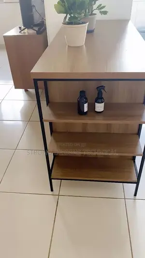 Kitchen Countertop Table.