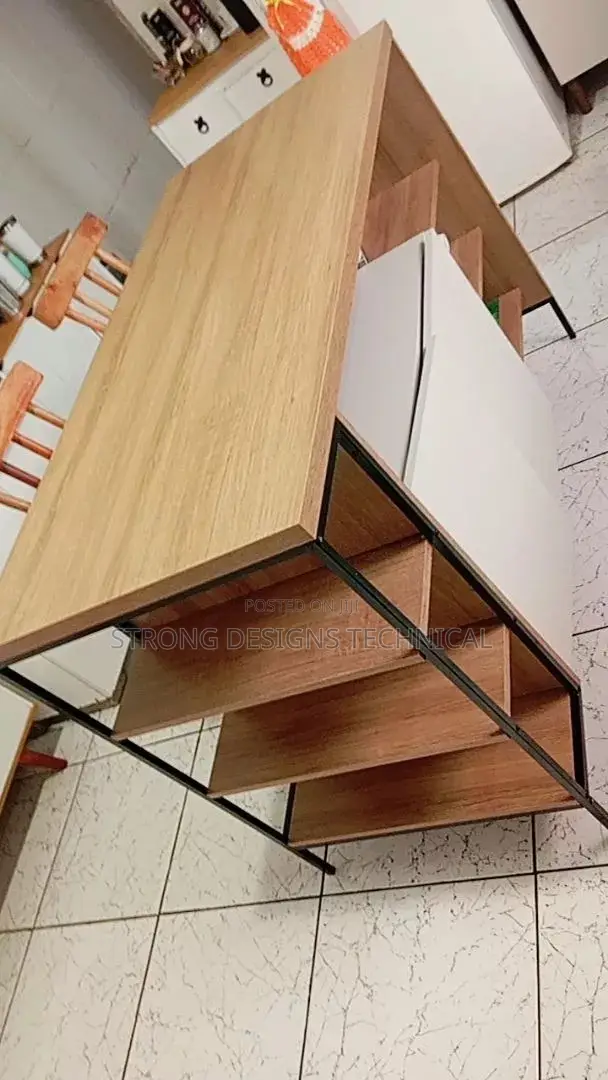Kitchen Countertop Table.