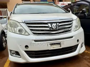 Toyota Alphard 2.4 Petrol AWD 2012 White
