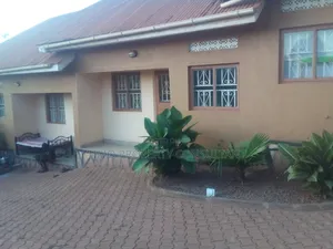 1bdrm Bungalow in Zana, Wakiso / Wakiso for rent