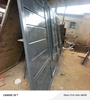Metallic Sliding Gate Modern Design