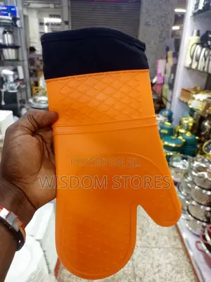 Oven Mitt.