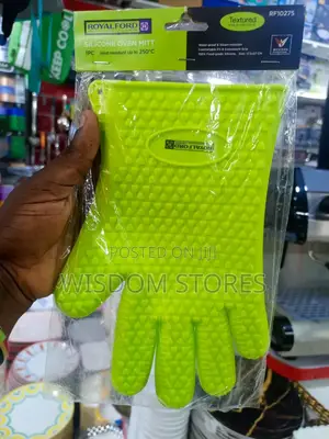 Silicone Oven Mitt.