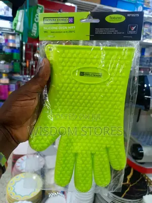 Silicone Oven Mitt.