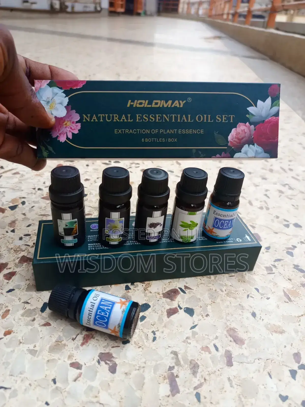 Holdmay Natural Essential Oils