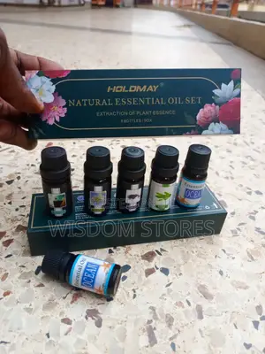 Holdmay Natural Essential Oils