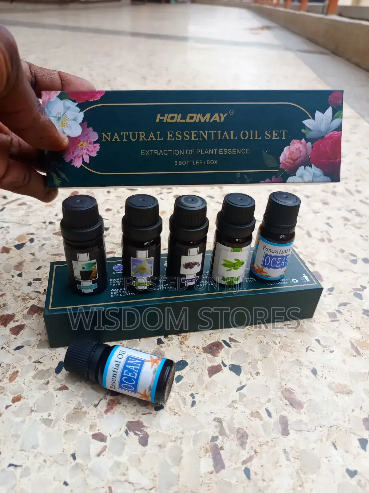 Holdmay Natural Essential Oils
