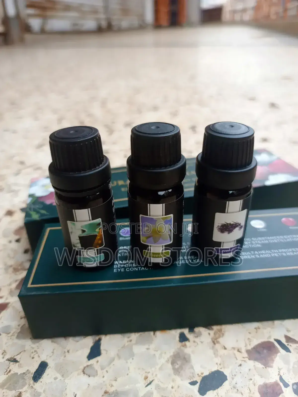 Holdmay Natural Essential Oils