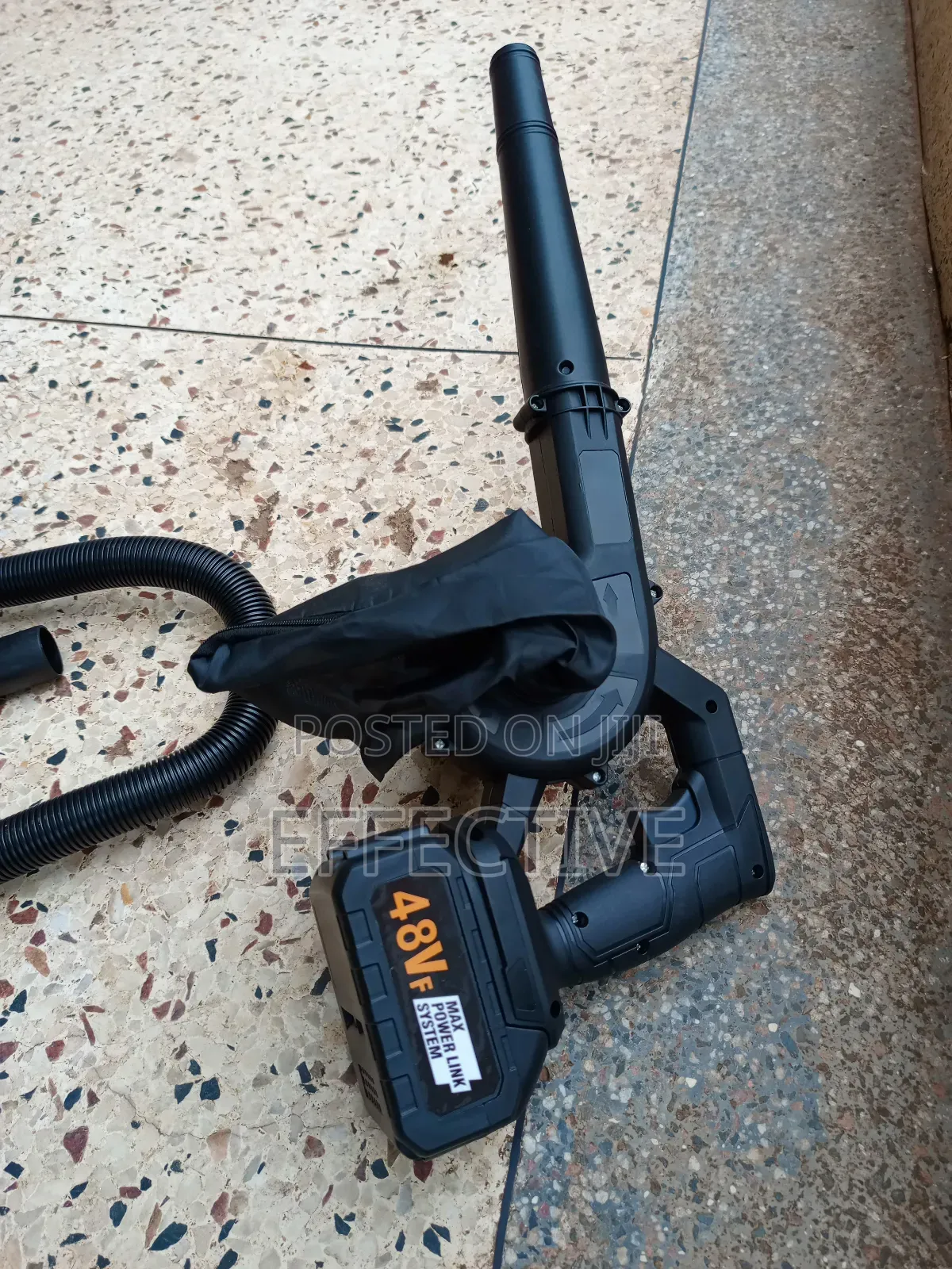 Cordless, Handheld Electric Air Blower/Vacuum Cleaner.