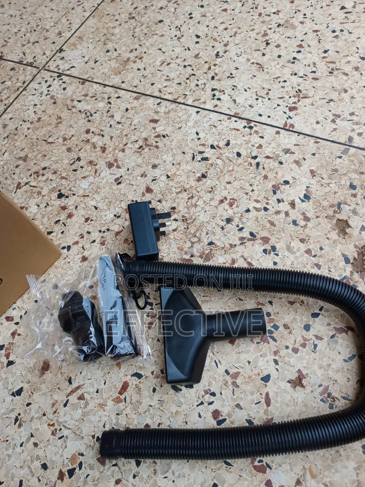 Cordless, Handheld Electric Air Blower/Vacuum Cleaner.