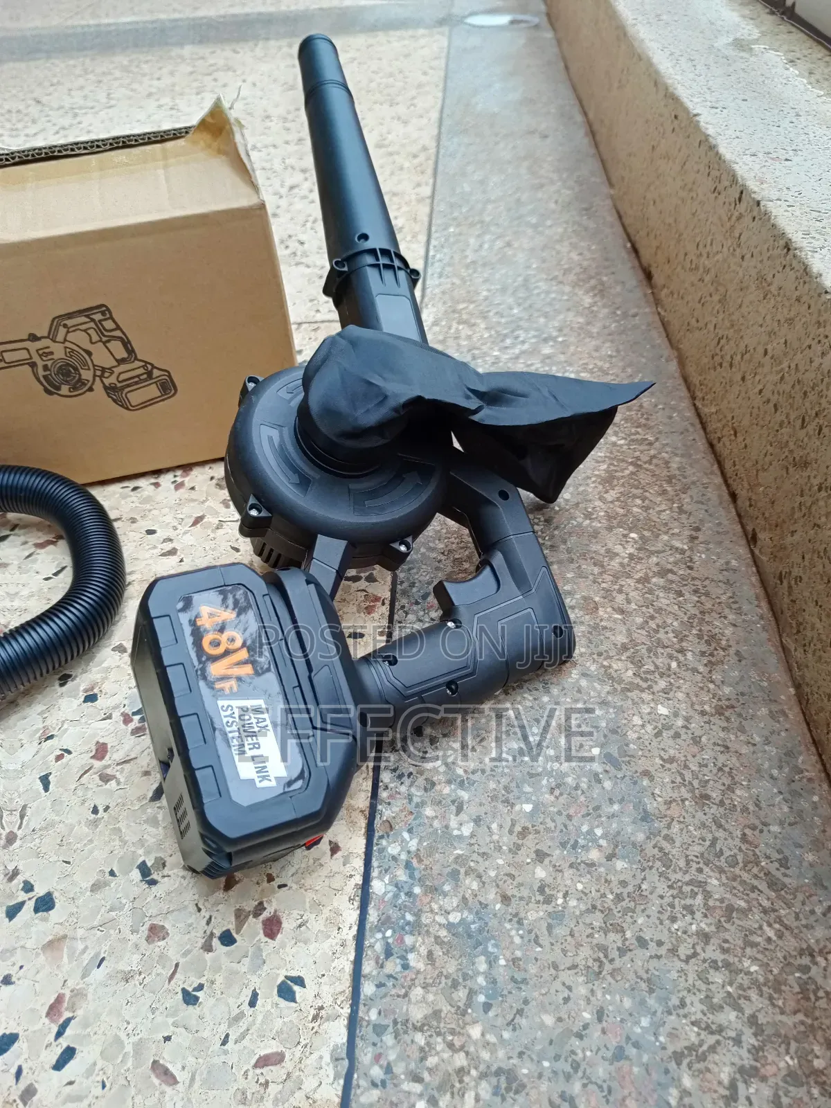 Cordless, Handheld Electric Air Blower/Vacuum Cleaner.
