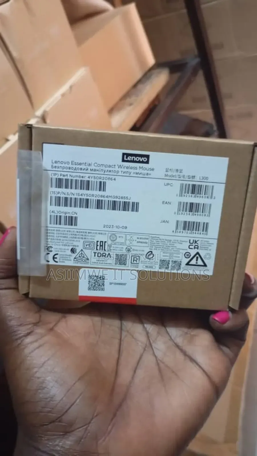 Lenovo Essential Compact Wireless Mouse.