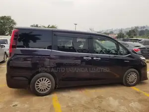 Toyota Esquire 2016 Black