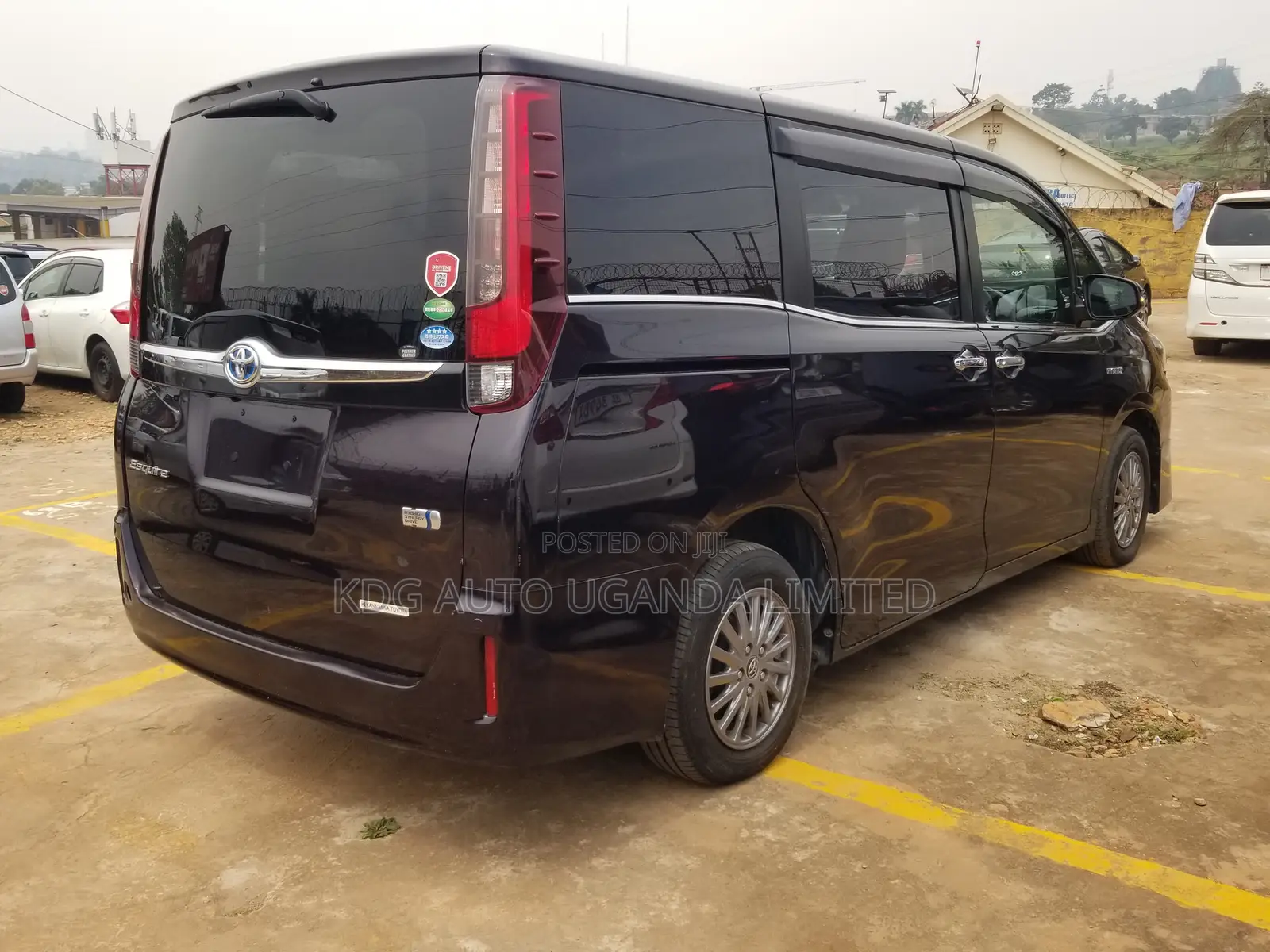 Toyota Esquire 2016 Black