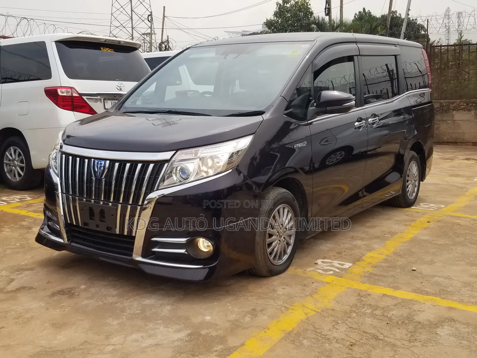 Toyota Esquire 2016 Black