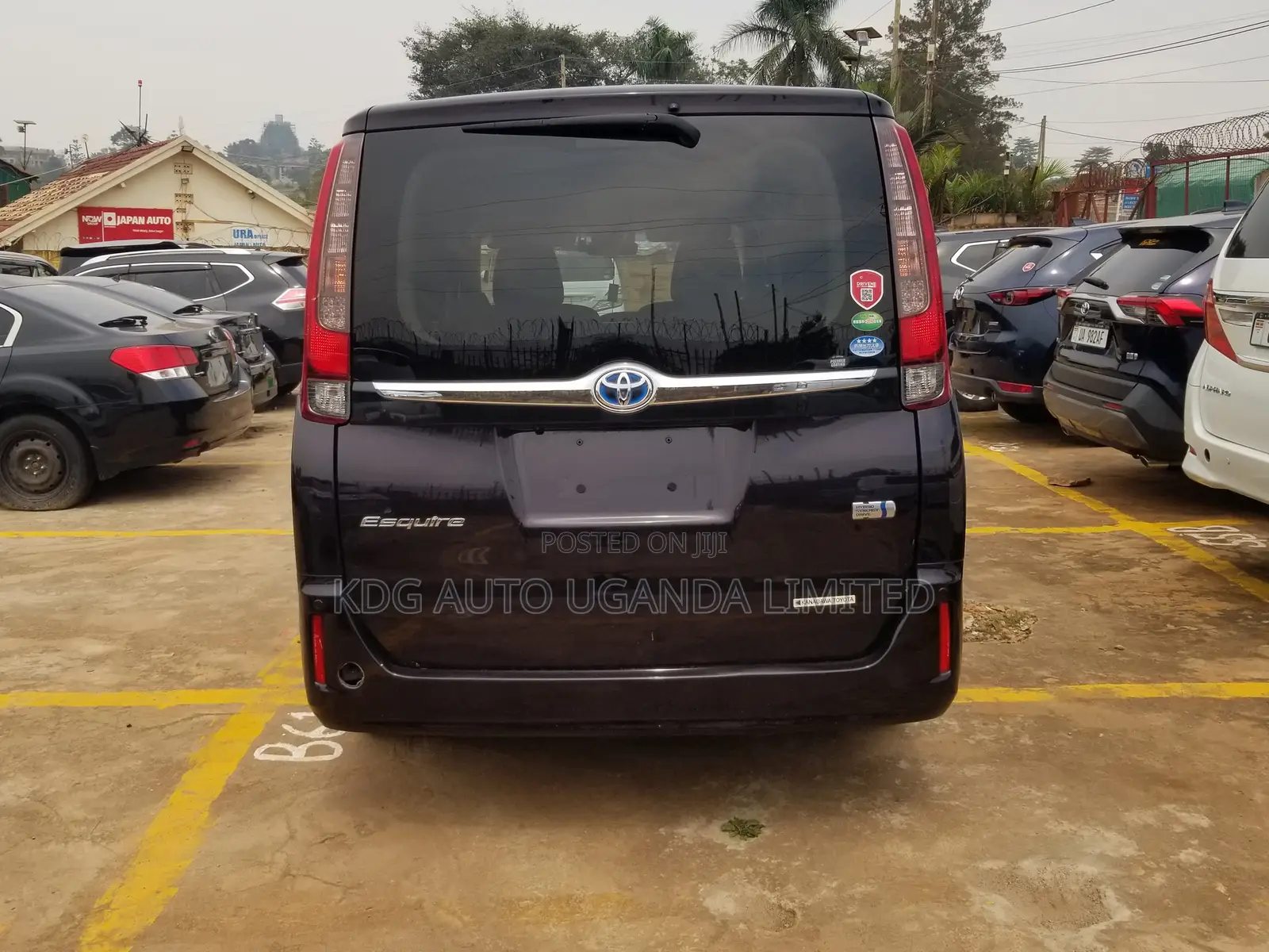 Toyota Esquire 2016 Black