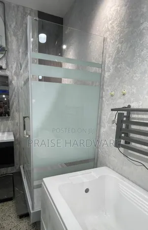 Glass Shower Carbin