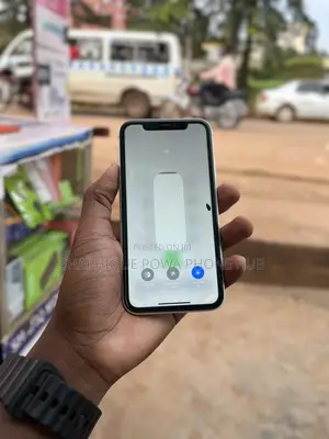Apple iPhone XR 64 GB White