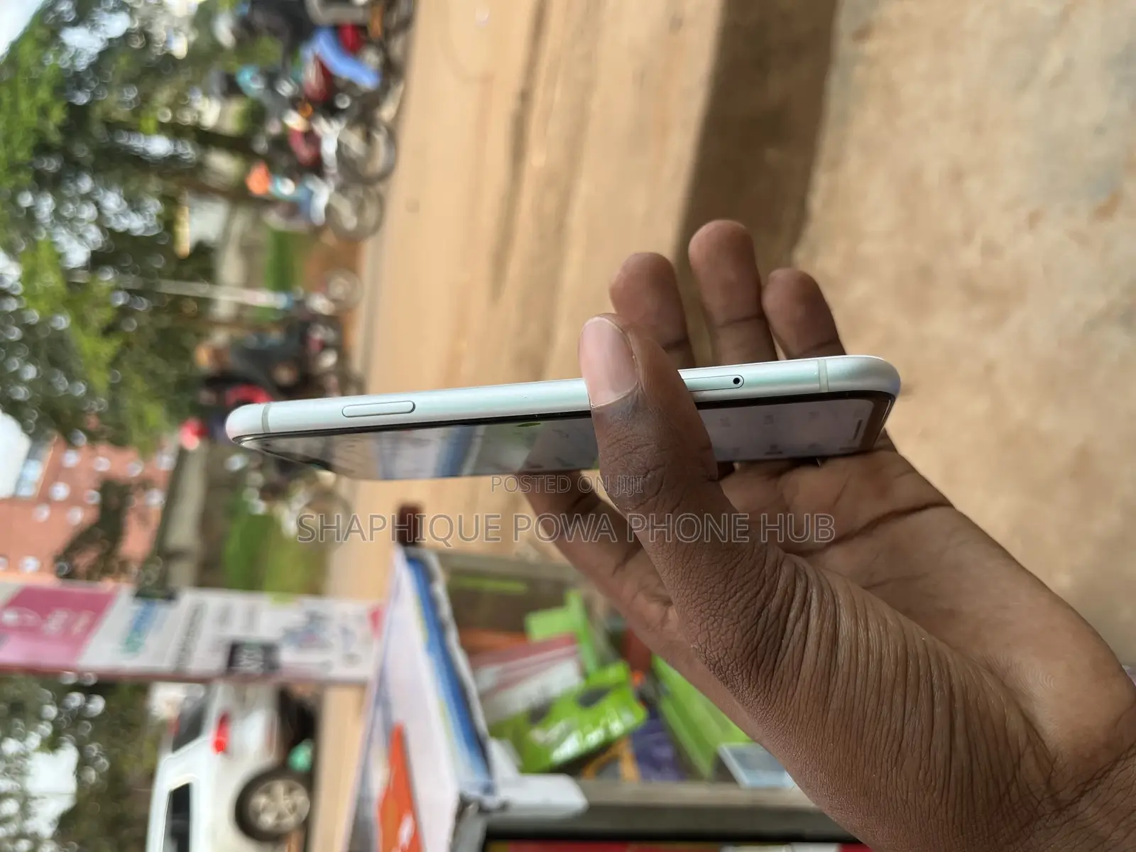 Apple iPhone XR 64 GB White