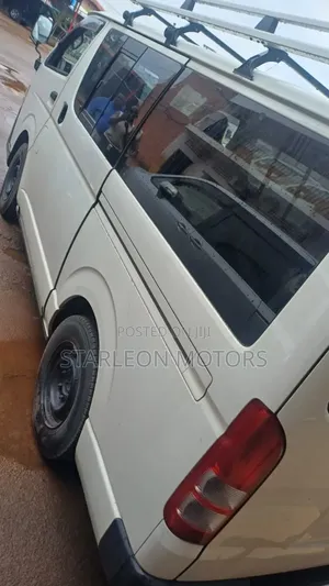 Toyota HiAce 2012 White