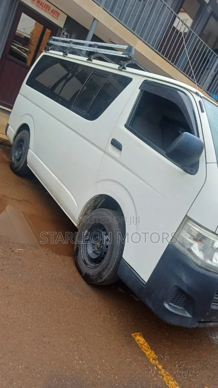 Toyota HiAce 2012 White