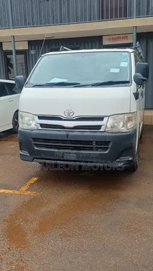 Toyota HiAce 2012 White