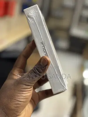 New Apple iPhone 16 128 GB White