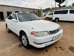 Toyota Mark II 2000 White