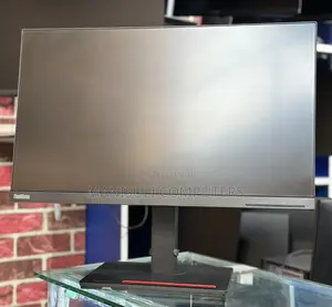 Lenovo 27 Inch Screen Ips Hdmi Dp Type C Display