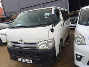 Toyota HiAce 2010 White