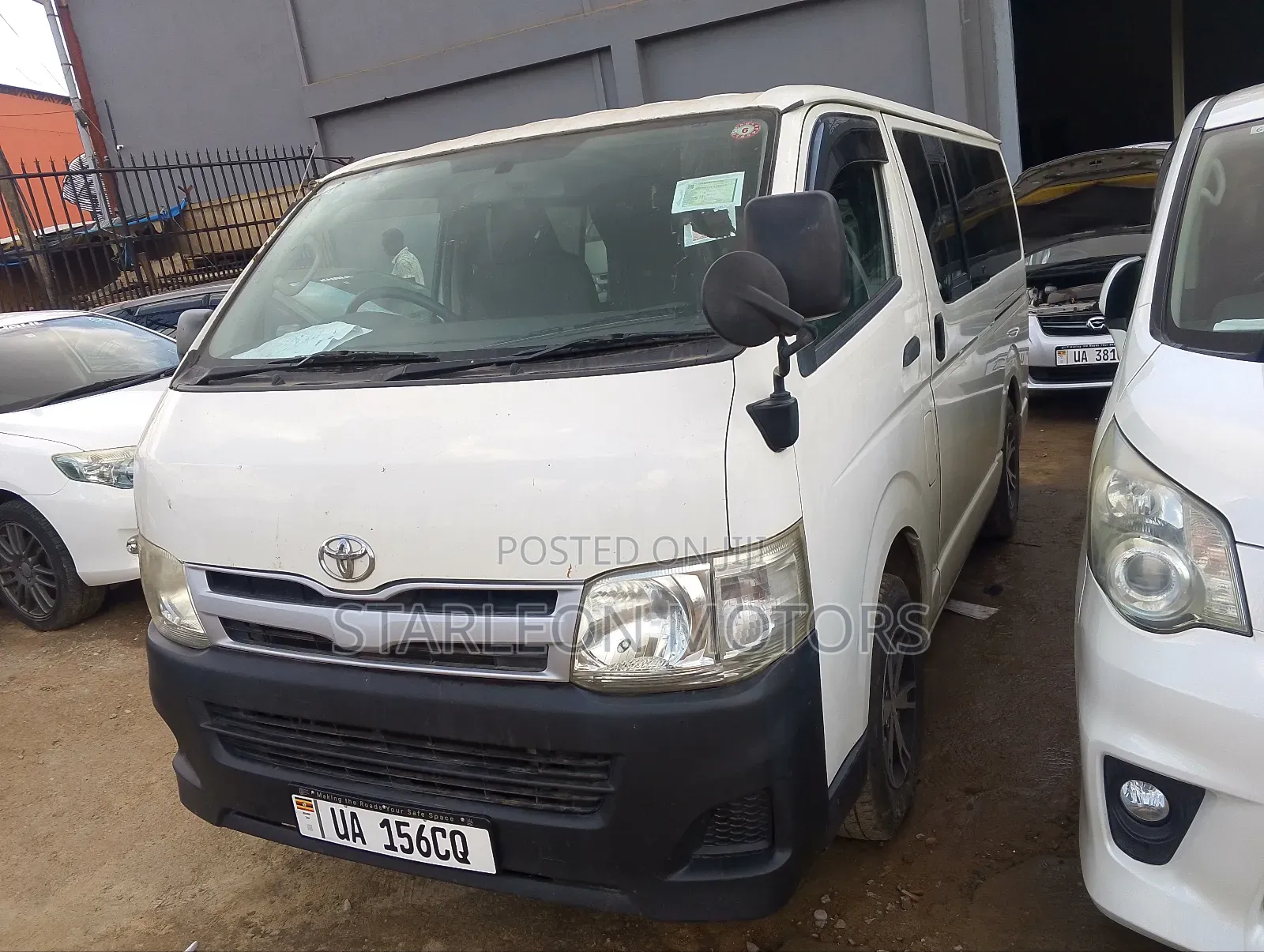 Toyota HiAce 2010 White