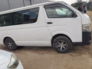 Toyota HiAce 2010 White