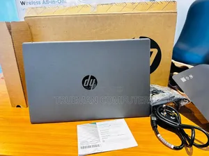 New Laptop HP 250 G10 8GB Intel Core i5 SSD 256GB