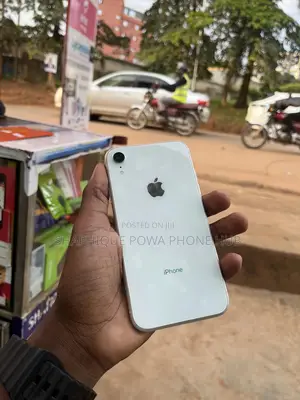 Apple iPhone XR 64 GB White