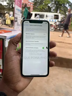 Apple iPhone XR 64 GB White