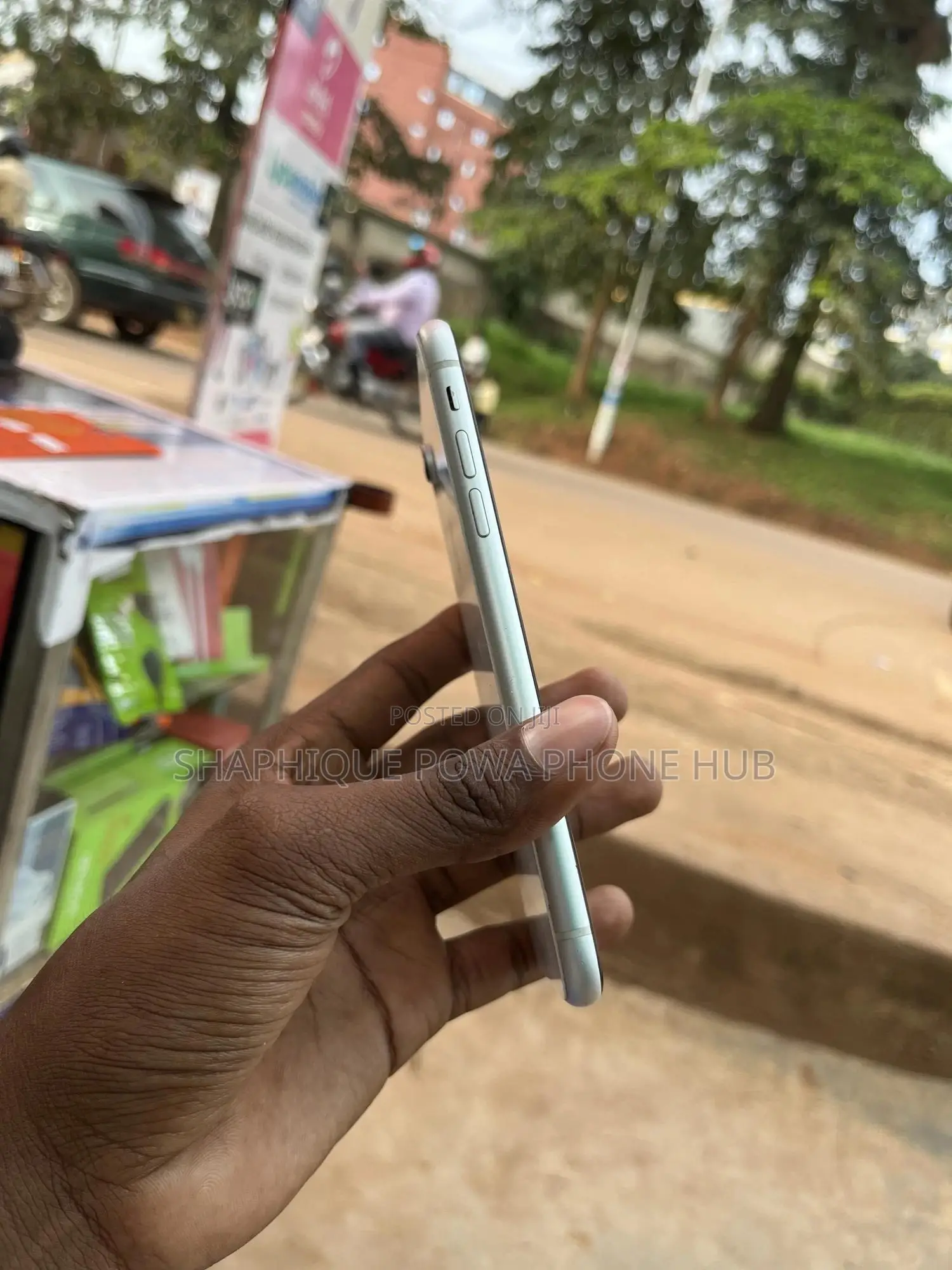 Apple iPhone XR 64 GB White