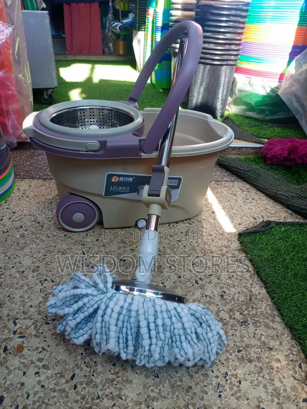 Spin Mop and Bucket System.