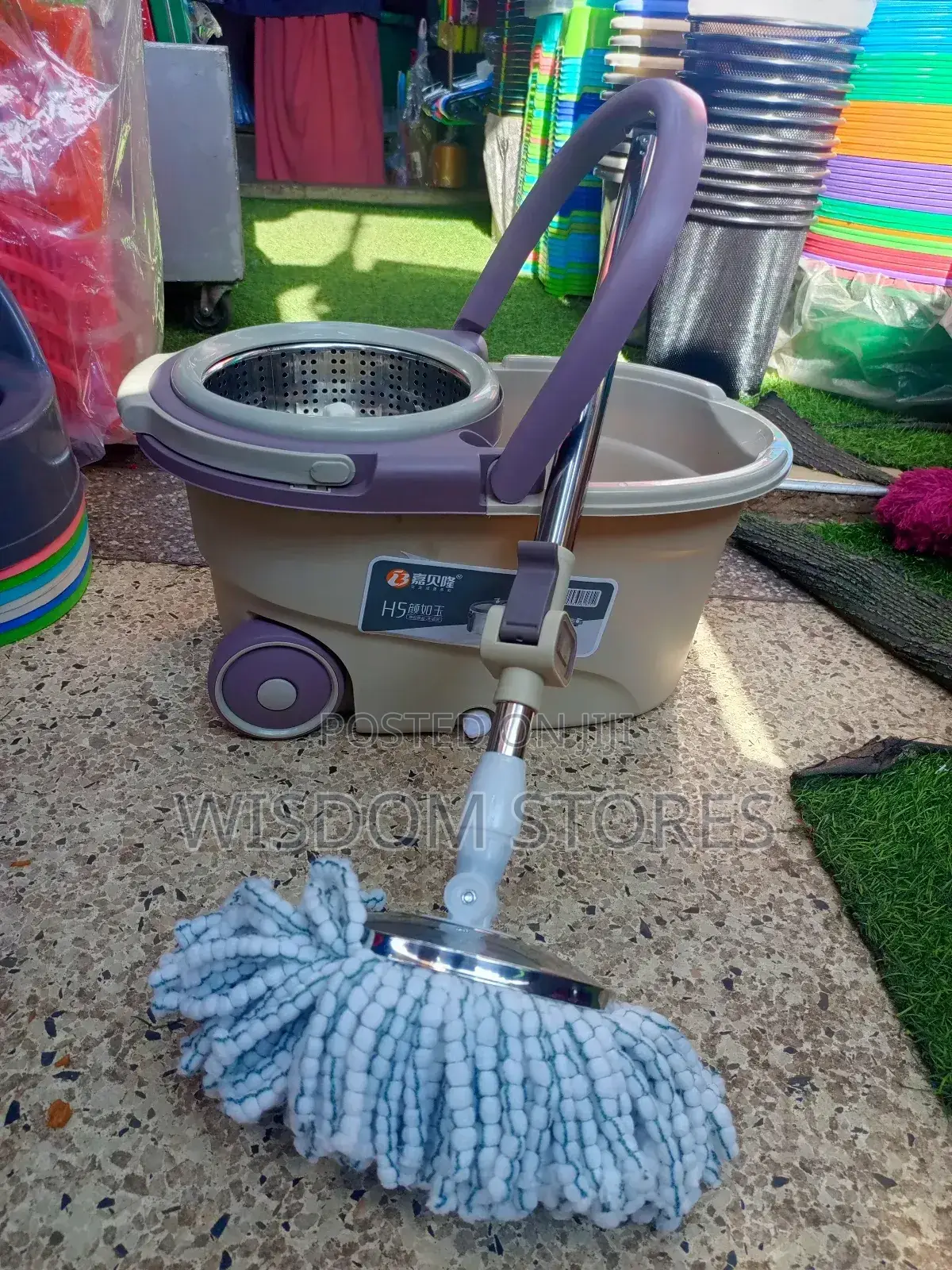 Spin Mop and Bucket System.