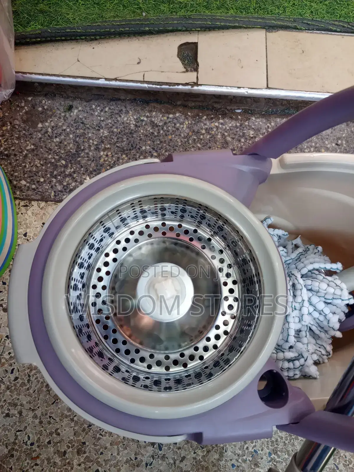Spin Mop and Bucket System.