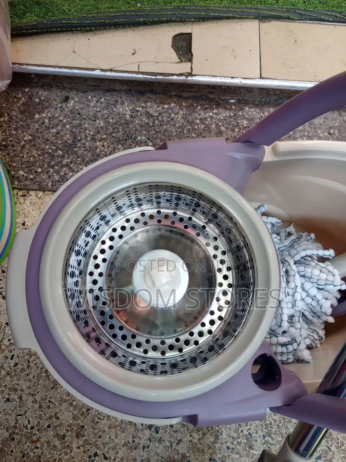 Spin Mop and Bucket System.