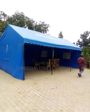 Blue 100-Seater Tent With 3 Unremovable Flaps