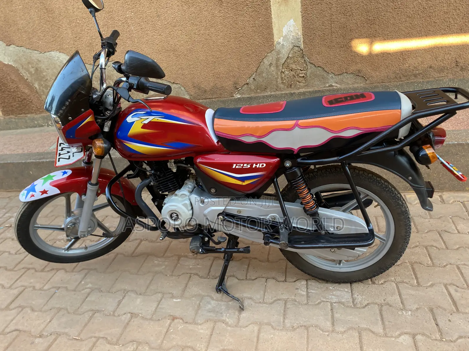 Bajaj Boxer 125 2023 Red